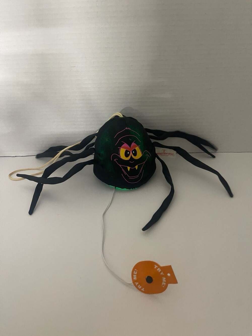 Vintage 1993 Trendmasters Halloween Strobie Sound-Activated Shaking Spider